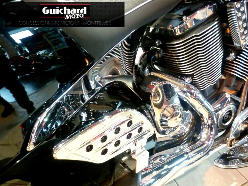 VICTORY VISION STREET BLACK & CHROME by Guichard Moto Montpellier Hérault 34