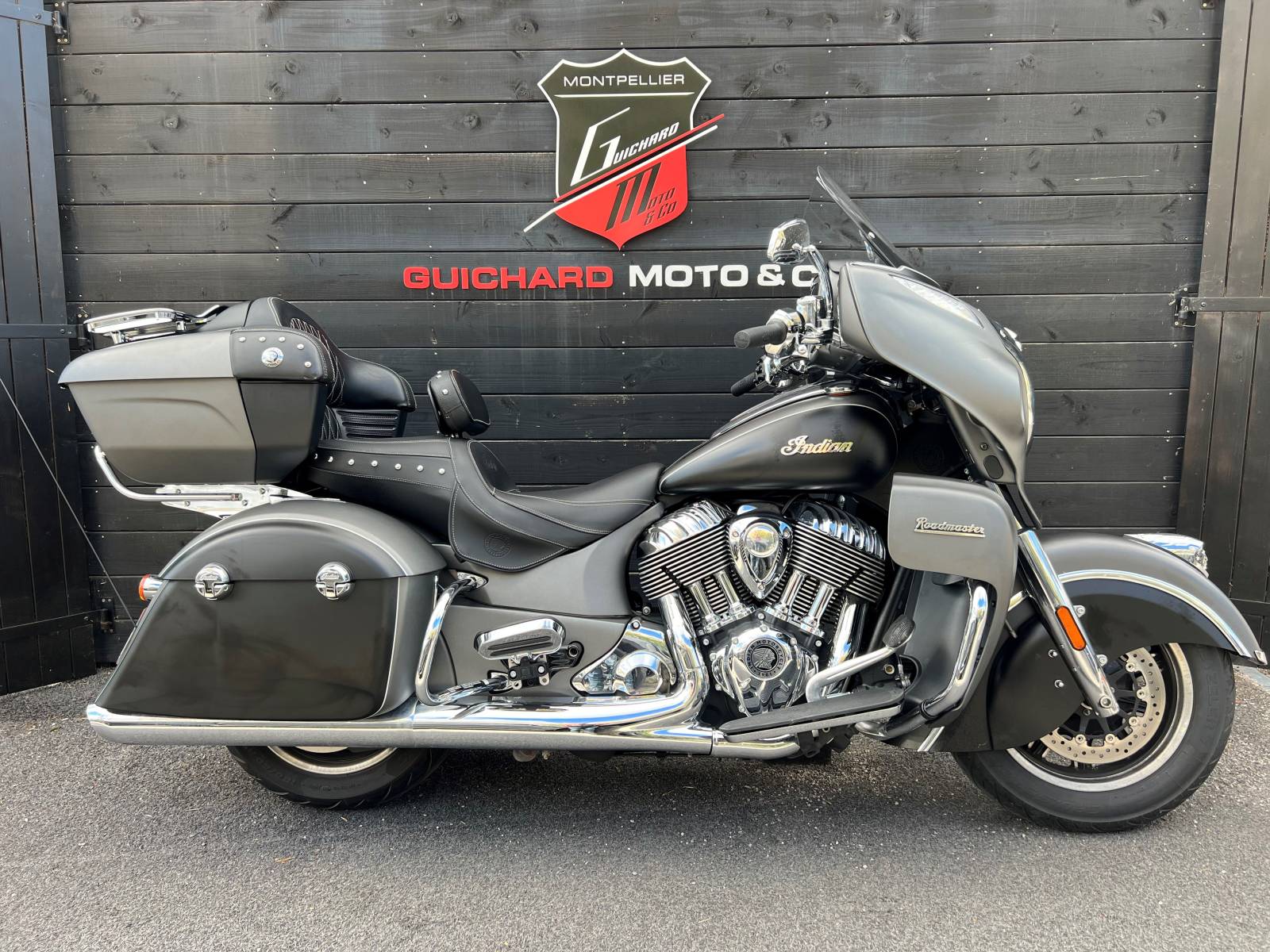 Indian Roadmaster Dark Horse 1890 Occasion Guichard Moto Montpellier Hérault 34 Gard 30