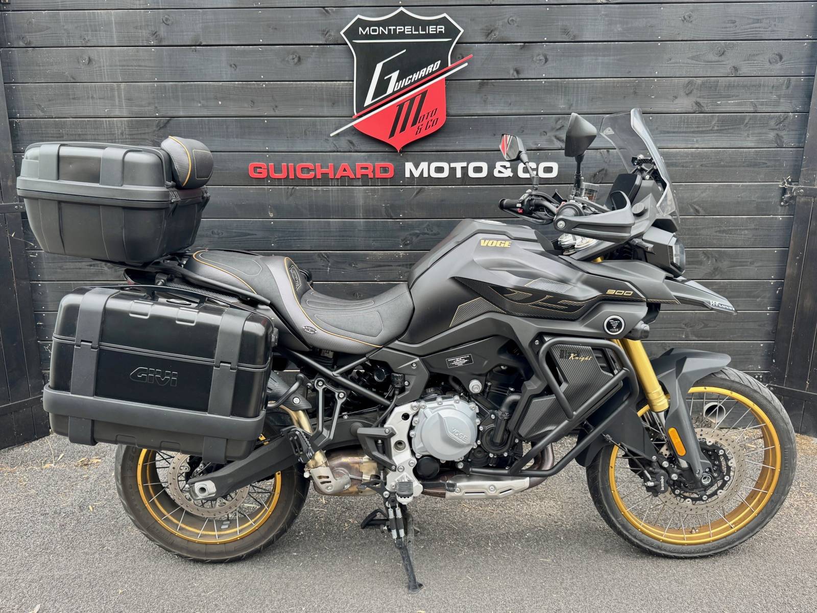 DS900X 2024 – Moto trail routière 900cc en excellent état