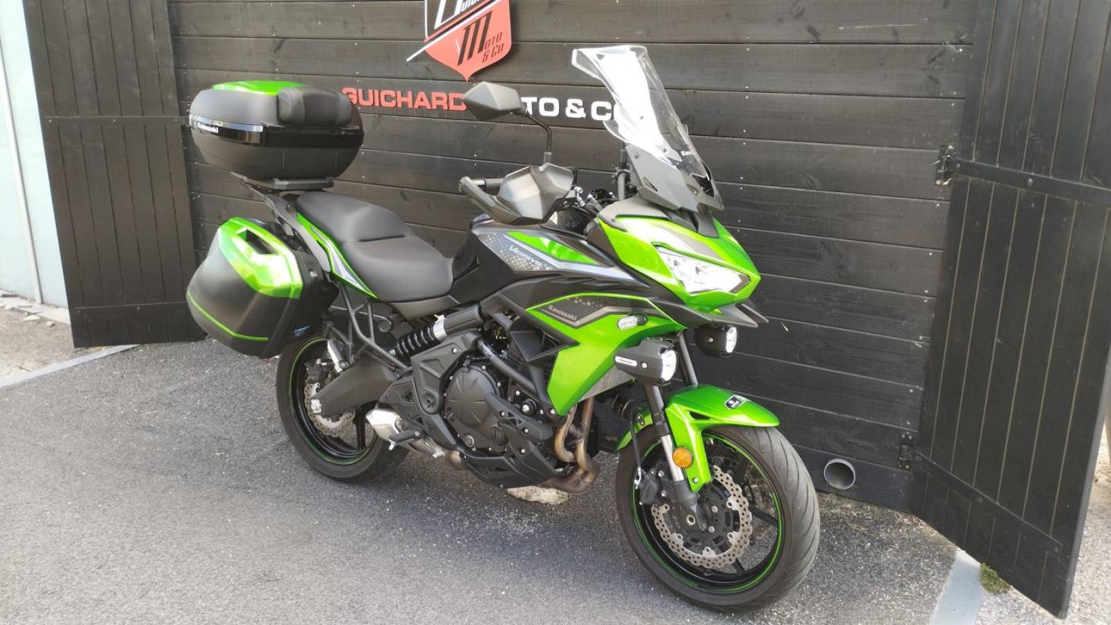 Vente d'une moto d'occasion Kawasaki Versys 650 occasion Arles proche de Nîmes