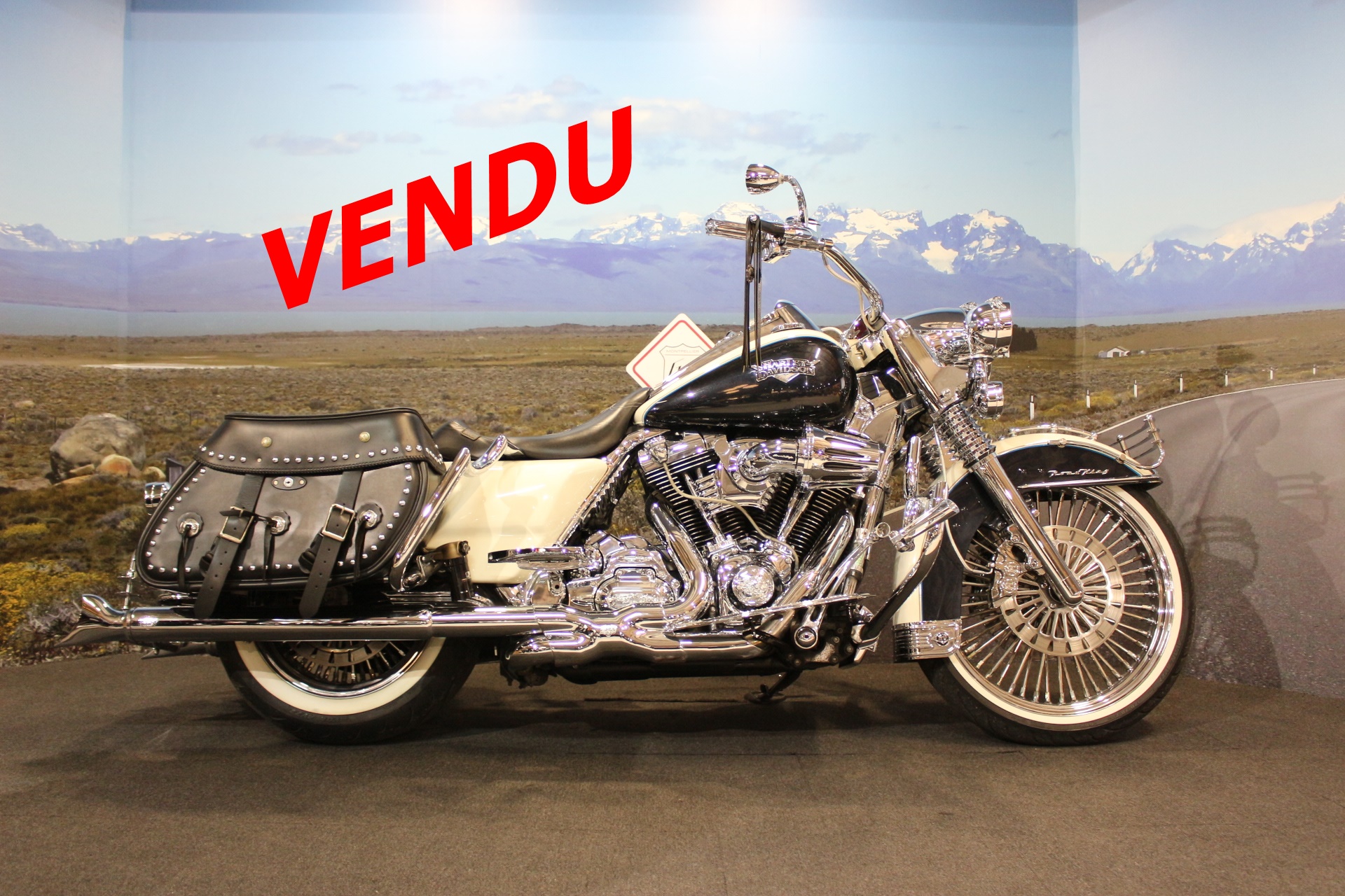 HARLEY DAVIDSON ROAD KING CLASSIC 2012 OCCASION