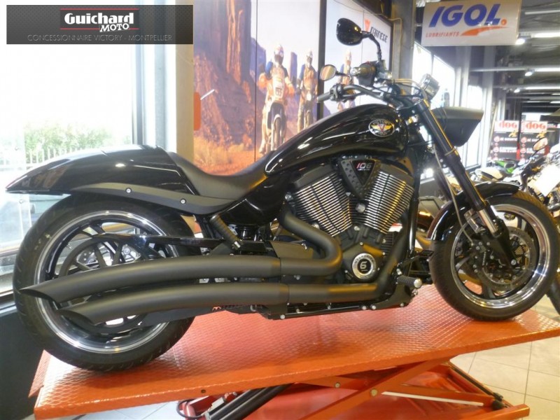 VICTORY HAMMER 8-BALL by Guichard Moto Montpellier Hérault 34