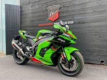 Kawasaki Ninja ZX10R vue de côté dans l'Hérault