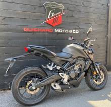 Puis-je faire reprendre ma moto actuelle pour l’achat de cette CB125R ?