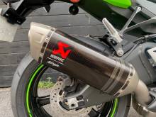 Echappement moto occasion Akrapovic carbon ZX10R en occitanie