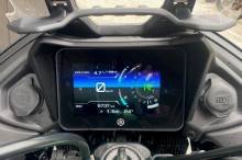 Quels équipements sont inclus sur la version GT de la Tracer 700 ?