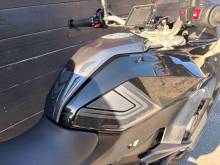 BMW F 900 XR – 2023 – Triple Black protection de réservoir moto à saisir sur Montpellier